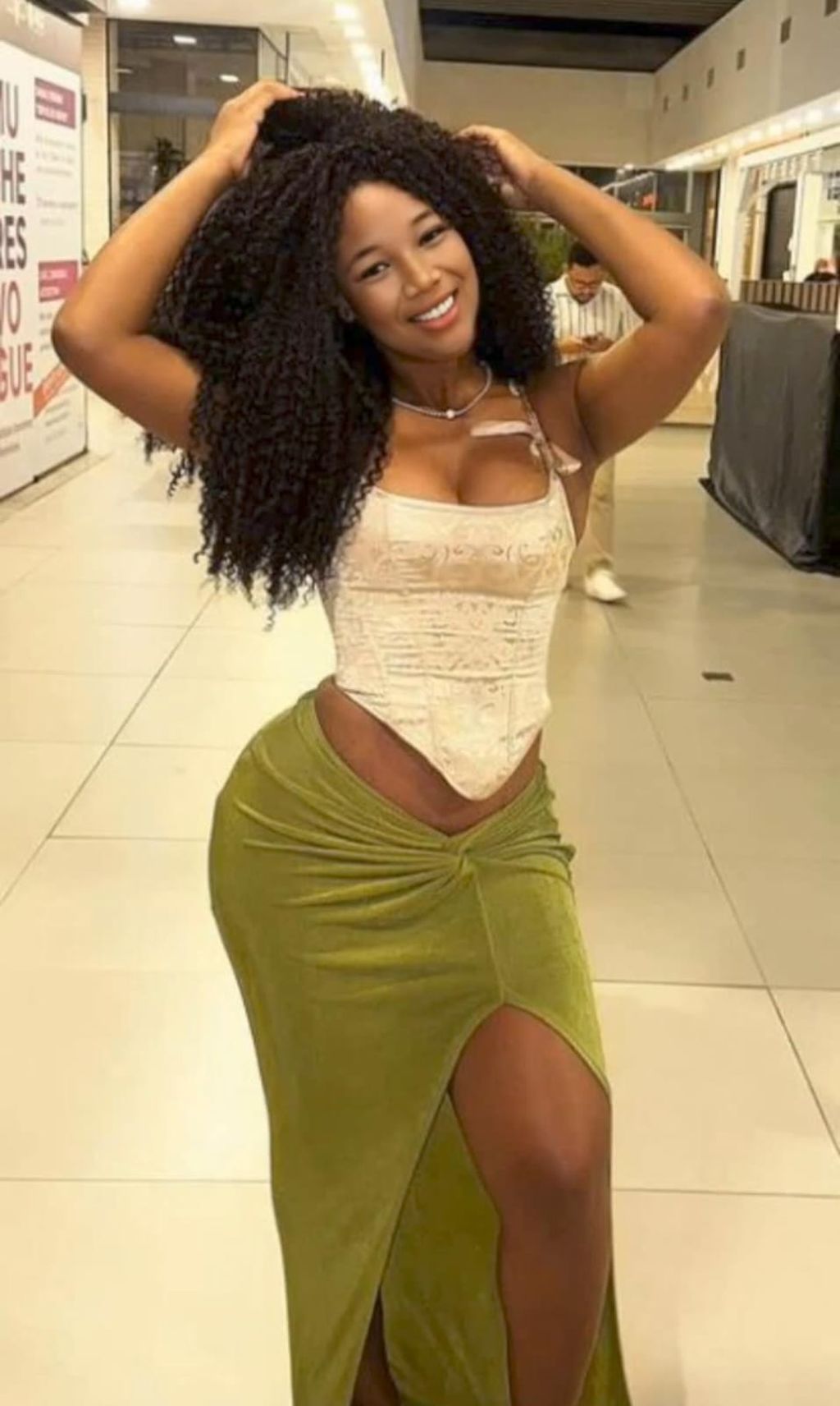 Raiza, 40